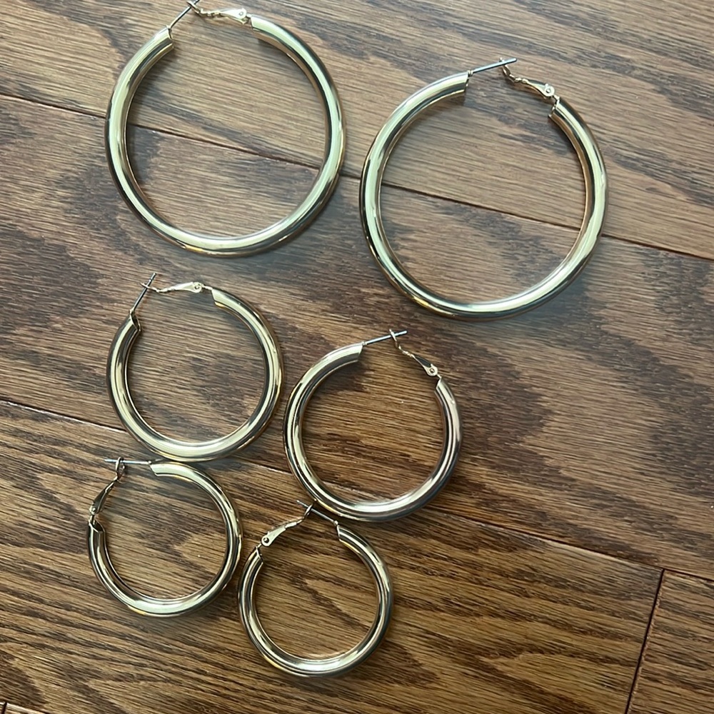 Pack of 3 earrings, NWT